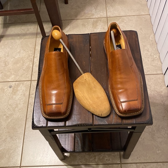 Mens brown leather loafers with shoe stretcher included - Picture 11 of 11